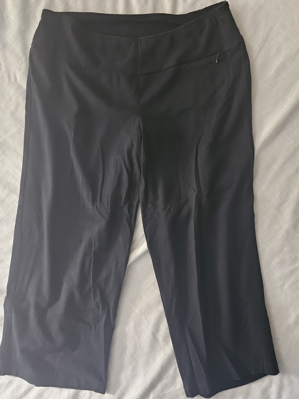 GreenTea Black Wide-Leg Capris